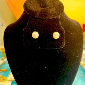 SNOW WHITE FAUX OPAL POSTS